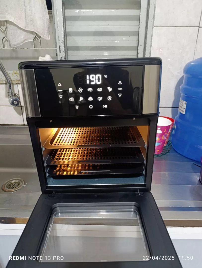 Foto de Carla M. usando a Air Fryer